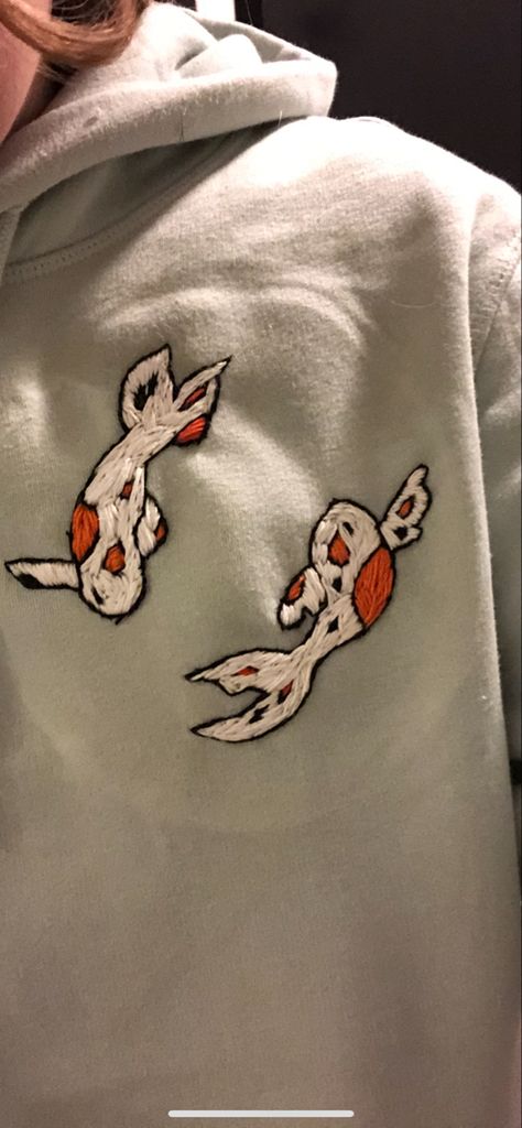 Koi Fish Embroidery Pattern, Embroidery Designs Simple, Koi Embroidery, Koi Fish Embroidery, Textiles Ideas, Fish Embroidery, Punk Fashion Diy, Clothing Embroidery, Bracelets Patterns