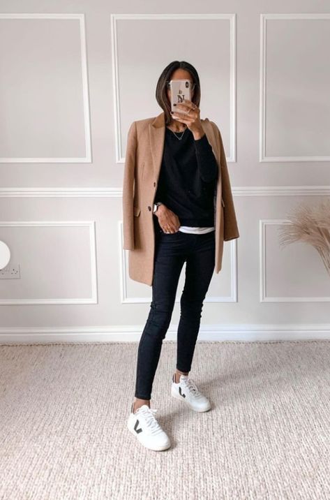 Smart Casual Work Outfit Women, Coat Outfit Casual, Smart Casual Work Outfit, Classic Style Outfits, Casual Outfit Inspiration, Wardrobe Tips, Outfits Chic, Casual Work Outfit, Nice Style