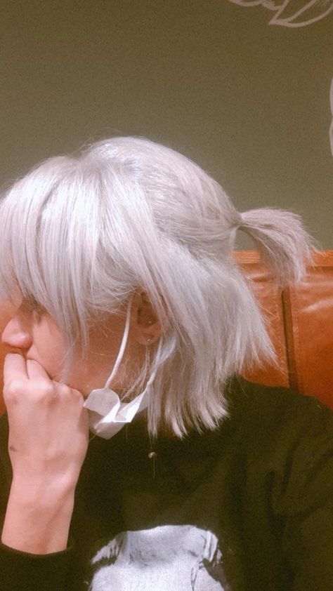 Short White Hair Aesthetic Faceless, White Hair Dye Ideas Short Hair, Ice White Hair Short, Short White Hair With Bangs, White Hair Undercut, White Hair Wolf Cut, Short White Hair Aesthetic, White Hair Grunge, White Hair Curly