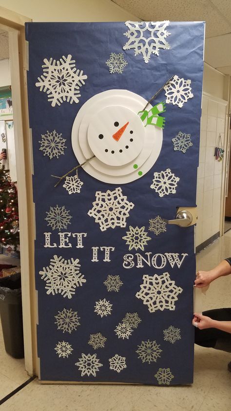 Winter Wonderland Christmas Door Decorations, Let It Snow Classroom Door Decoration, Classroom Doors For Winter, Let It Snow Door Decoration, Winter Door Preschool, Let It Snow Door Decorations For School, January School Door Ideas, January Door Ideas, Winter Wonderland Door Decorations For School