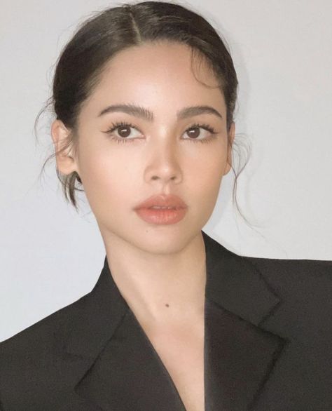 Urassaya Sperbund Photoshoot, Yaya Urassaya Icons, Yaya Sperbund, Yaya Urassaya Sperbund, Thai Makeup, New Hollywood Movies, Yaya Urassaya, Pretty Nose, Princess Star