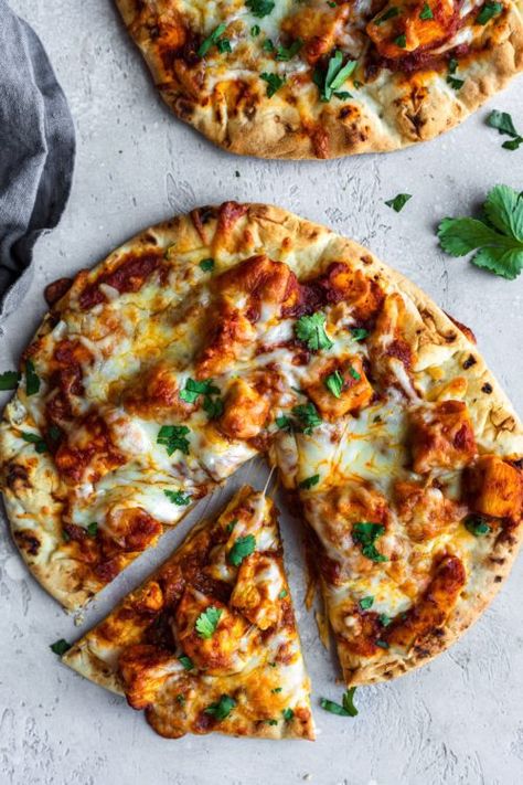 Easy and super flavorful chicken tikka masala naan flatbread using just a handful of simple ingredients from Trader Joe’s. Dash Of Mandi, Tikka Masala Sauce, Naan Flatbread, Masala Sauce, Joe Recipe, Sweet Potato Gnocchi, Chicken Masala, Chicken Tikka Masala, Chicken Tikka