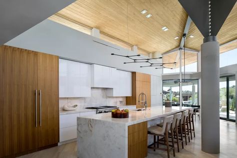 Kitchen With Raked Ceiling, Raked Ceiling Kitchen, Kitchen With High Ceilings Layout, High Ceiling Kitchen, Long Kitchen Island, Bali Kitchen, Sloped Ceiling Lighting, Kitchen With High Ceilings, Kitchen With Long Island