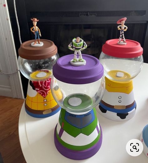 Woody And Buzz Centerpieces, Toy Story Centerpieces Ideas Table Decorations, Toy Story Birthday Party Ideas Centerpieces, Toy Story Dessert Table Ideas, Buzz Lightyear Centerpieces, Centros De Mesa Toy Story Ideas, Toy Story Birthday Centerpieces, Toy Story Candy Table Ideas, Toy Story Centerpieces Ideas