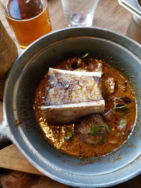 [I Ate] Beef Brisket and Bone Marrow Massaman Curry (Smoking Goat London) Beef Bone Marrow, Beef Marrow, Gastronomic Food, Japanese Bbq, Massaman Curry, Seafood Entrees, Eat Beef, Man Food, Bone Marrow