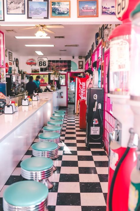 Route 66 Aesthetic, Oatman Az, 50s Lifestyle, Usa Restaurant, West America, Route 66 Trip, Kingman Az, Kingman Arizona, Arizona Vacation