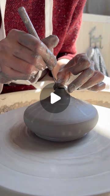 Laima Ceramics on Instagram: "This time- video of wheel throwing of the bud vase “Volcano” as well as trimming part inside the chuck 🙆‍♀️ people often wonder- how to close the top opening so small if finger doesn’t fit inside (!?) when I reply that I do it with a needle it doesn’t seem to make more sense 😅😅😅 so anyhow- here it is 👐 easier to show then to explain 😁 #ceramics #potteryforall #pottery #handmadewithlove #studiopottery #potteryvideos  #radītslatvijā #bauskasnovads #latvia #stoneware #budvase #wheelthrown #wheelthrownceramics" Ceramic Vase Wheel Thrown, Pottery Videos Techniques, Pottery Trimming Ideas, Small Ceramic Vase, Pottery Ideas Wheel Thrown, Wheel Throwing Ideas, Wheel Ceramics, Wheel Pottery, Pottery Throwing