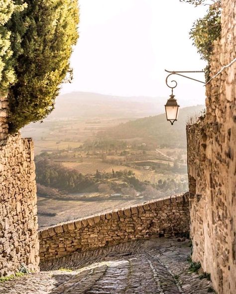 Vintage Italian Aesthetic, Provence Aesthetic, Tuscany Home, Italy Vibes, Italian Aesthetic, Country Summer, Learning French, Italian Village, Italy Aesthetic