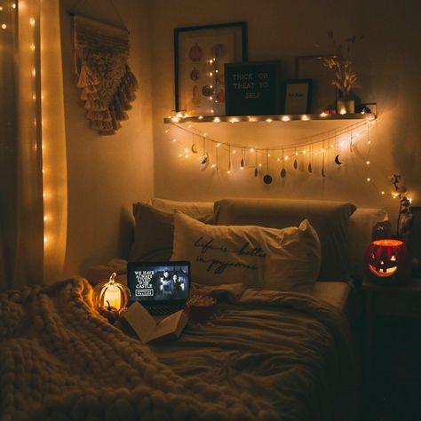 📚🐛 on Instagram: “#QOTD Do you watch horror movies? 👻 🍂 Day 11 of #cozyinoctober19 is spooky film, and the only spooky film I want to watch is We Have Always…” Posting Ideas, Fav Movie, Home Improvement Loans, Future Dreams, Dekorasi Kamar Tidur, Room Deco, Teen Room Decor, Redecorate Bedroom, Cozy Room Decor