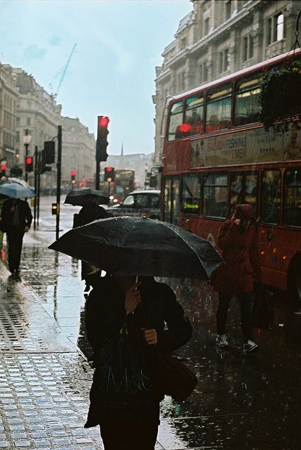 Rain on Regent Street London Rain, Rainy Street, I Love Rain, London Aesthetic, Love Rain, Walking In The Rain, Rainy Night, England And Scotland, London Town