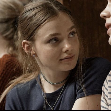 Kristen Froseth, Alaska Young, Kristine Froseth, Looking For Alaska, Chilling With Friends, Labyrinth, Playing Games, Group Chat, Fun Games