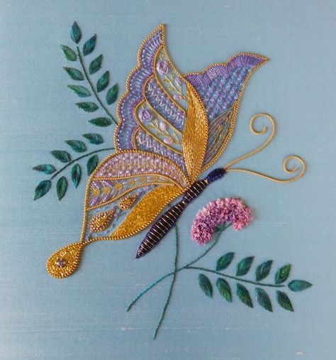 Soft Shading, Royal School, Goldwork Embroidery, Gold Work Embroidery, Simple Embroidery Designs, Hand Embroidery Patterns Flowers, Handmade Embroidery Designs, Embroidery Works, Hand Work Embroidery