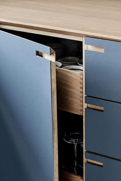 Kitchen Cabinet Trends, Minimalist Dekor, Plywood Kitchen, Interior Design Minimalist, Cabinet Detailing, Minimalist Kitchen Design, Blue Cabinets, Minimalist Interior Design, Plywood Furniture