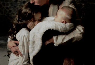 Medieval Mother Aesthetic, The Mother Aesthetic, Queen Mother Aesthetic, Elia Martell Aesthetic, Mother And Daughter Aesthetic Faceless, Motherly Aesthetic, Two Sisters Aesthetic, Big Sister Aesthetic, Mother Aesthetic