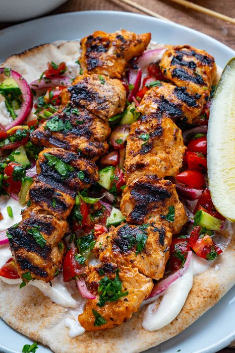 Shish Tawook Recipe Lebanese Chicken, Shush Tawook Recipe, Chicken Shish Tawook Recipe, Shush Tawook, Grilling Recipes Meat, Grilling Recipes Ideas, Shish Tawook Recipe, Grilled Sides, Vegetarian Grill