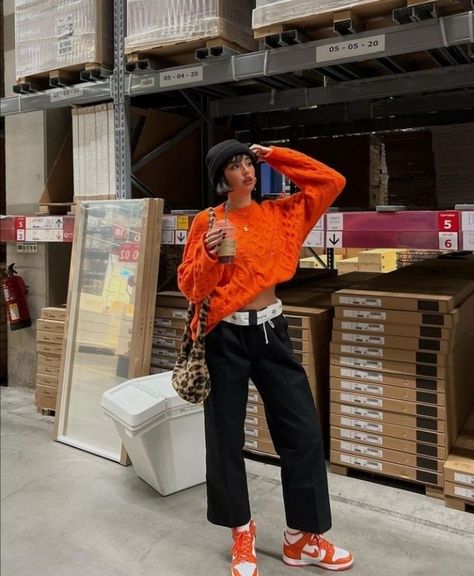 Orange Streetwear Outfit, Orange Streetwear, Trendy Outfit Inspo, Dickies 874, Diy Vetement, Orange Outfit, Womenswear Fashion, Streetwear Fashion Women, Streetwear Men Outfits