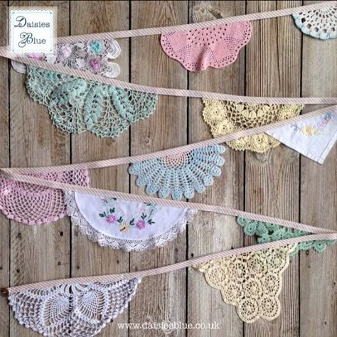 Christmas Bunting Ideas, Garden Garland, Doily Bunting, Colored Doilies, Colourful Garden, Doily Art, Bunting Design, Crochet Bunting, Doilies Crafts