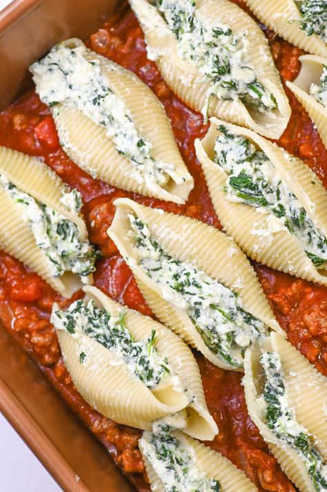 Stuffed Pasta Shells with Ground Beef, Ricotta and Spinach Ricotta And Spinach Stuffed Shells, Pasta Shells With Ground Beef, Ground Beef Stuffed Shells, Ground Beef Ricotta, Shells With Ground Beef, Stuffed Shells With Spinach, Pasta Shells Stuffed, Shell Pasta Recipes, Spinach Stuffed Shells