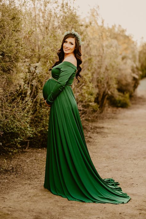 Maternity dress Forest Bridesmaids, Irish Fashion Women, Green Maternity Dress, Green Maternity Dresses, Bump Shoot, Formal Maternity Dress, Irish Fashion, Green Lingerie, Maternity Pics