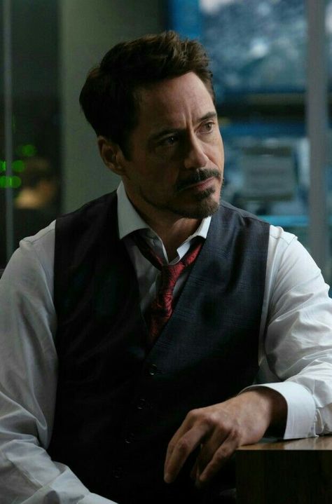 Tony Stark Age Of Ultron, Wallpaper Avengers, Anthony Stark, Marvel Tony Stark, Toni Stark, Robert Downey Jr Iron Man, Iron Man Wallpaper, College Guys, Lakeside Cabin