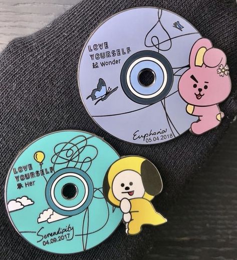 Army Crafts, Cd Wall Art, Cd Wall, Cd Diy, Kpop Diy, Cd Crafts, Bts Bt21, Cd Art, Nickel Plating