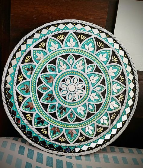 First try Mandala Painting With Mirror, Mirror Work Mandala Art, Easy Lippan Art Ideas, Mandala With Clay, Mandala Art With Clay, Mandala Clay Art, Lippin Art Design, Mandala Mirror Art, Clay Wall Art Diy