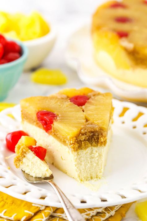 A crave-worthy combination of two amazing desserts, this Pineapple Upside Down Cheesecake combines juicy baked pineapple in a brown sugar topping with a decadent cheesecake base. Pineapple Upside Down Cheesecake, Upside Down Cheesecake, Unique Cheesecake Recipes, Unique Cheesecake, Cheesecake Base, Decadent Cheesecake, Life Love And Sugar, Pineapple Cheesecake, Dreamy Desserts