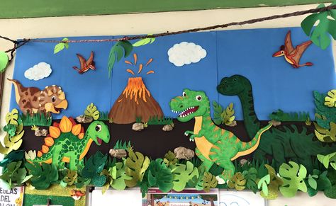 Dinosaur School Display, Dinosaur Door Decoration, Dinosaur Classroom Theme Decor, Dinosaur Bulletin Boards, Dinosaur Mural, Dinosaur Classroom, Preschool Letter Crafts, Dinosaur Activities Preschool, Diy Preschool