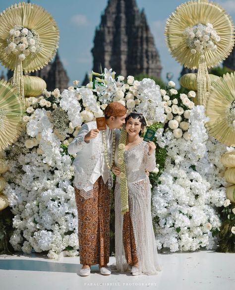 Akad Nikah Decoration, Nikah Adat Jawa, Javanese Wedding, Adat Jawa, Wedding Concept, Engagement Decorations, Sister Wedding, Wedding Decor, Wedding Events