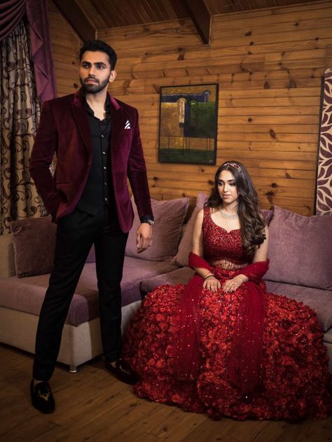 Red Lehanga Combinations For Groom, Red Saree Couple Outfit, Maroon Bridal Lehenga With Groom, Couple Wedding Dress Indian Matching Red, Lehnga Couple Pose, Pink Lehenga Couple Combination, Maroon Bridal Lehenga, Indian Wedding Dress Modern, Reception Outfit For Bride