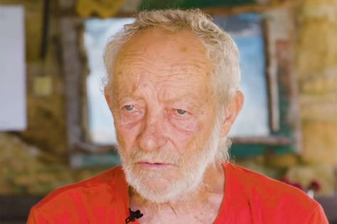 Italian Hermit Who Lived Alone on Idyllic Island Leaving After 32 Years Crowd Drawing, Alternative Living, Sleeping Beauty Castle, Robinson Crusoe, Environmental Education, Disney California Adventure, American Travel, Visit Europe, Living Alone