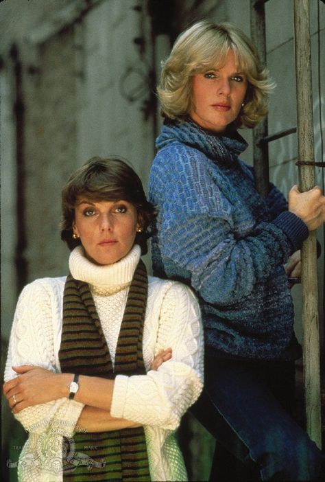 I always wanted to be Christine Cagney when I grew up and have her wardrobe,  and I still maintain that Cagney and Lacey has the best theme tune of all time. Tyne Daly, Cagney And Lacey, Sharon Gless, Tv Detectives, 80 Tv Shows, Sean Leonard, Tv Vintage, 80s Tv, Classic Television