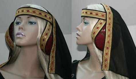 Medieval coif Medieval Coif, Referee Costume, Middle Ages Clothing, Medieval Hats, Celtic Dress, Historical Hats, Gothic Costume, Medieval Garb, Medieval Clothes