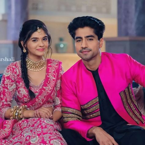 Yeh Rishta Kya Kehlata Hai, Kartik And Naira, Harshad Chopda, Pranali Rathod, Bride Photoshoot, Girl Dress Patterns, Suits Design, Cute Couples Hugging