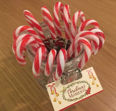 Secret Santa name draw ideas, candy cane and mini envelopes #christmas Secret Santa Drawing Names Ideas, Secret Santa Name Drawing Ideas, Secret Santa Name Draw, Name Drawing Ideas, Santa Questionnaire, Christmas Party Ideas For Teens, Secret Santa Questionnaire, Santa Ideas, Name Drawings