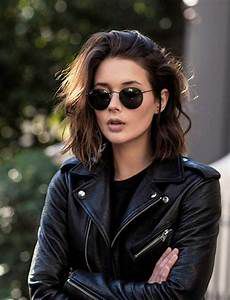 Xania was treated as an outcast because of the color of her blood. He… #azione # Azione # amreading # books # wattpad Lesbian Haircut Long, Queer Haircut, Lesbian Hair, Long Hairstyle Ideas, Lesbian Haircut, Hair Styles For Girls, Queer Hair, Rocker Look, Long Hairstyle