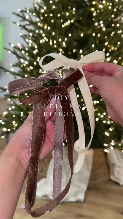 Tree Ribbon Tutorial, Diy Christmas Ribbon, Velvet Christmas Bow, Ribbon Tutorial, Christmas Tree Inspo, Christmas Bows Diy, Christmas Tree Ribbon, Tree Ribbon, Christmas Tree Bows