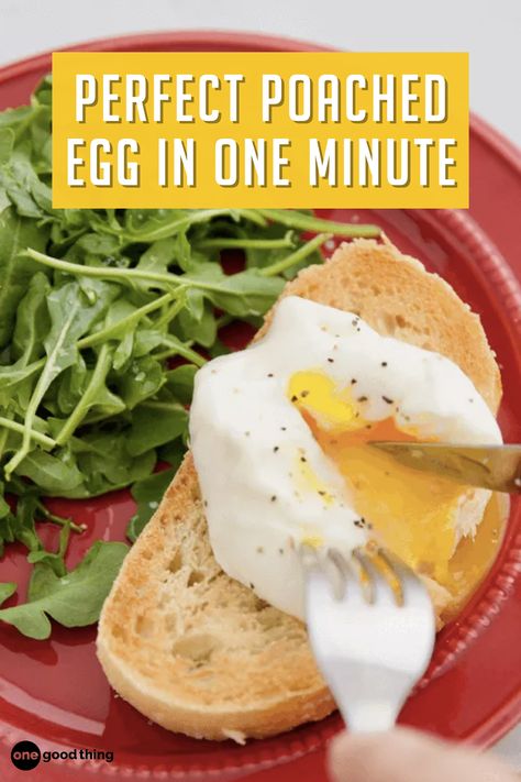 Breakie Ideas, Microwave Poached Eggs, Poached Eggs Microwave, Eggs Microwave, Egg Video, Cooking Poached Eggs, Keto Eggs, Easy Poached Eggs, Savory Snack Recipes