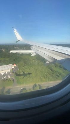 In Plane Pictures, Flying In Airplane, In Airplane Window, Flying Pictures, Plane Videos, Airplane Video, Photo Avion, Flying Plane, Airplane Landing