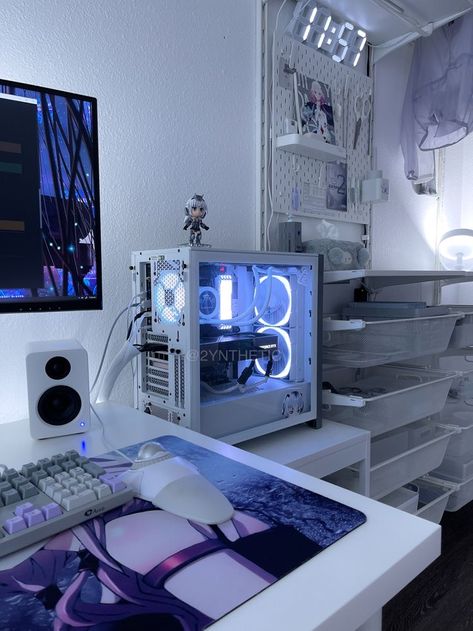 White Setup, Pc Decoration, Tech Room, Pc Setups, Gaming Setups, White Desk, Bedroom Setup, Room Redesign, Gaming Room Setup