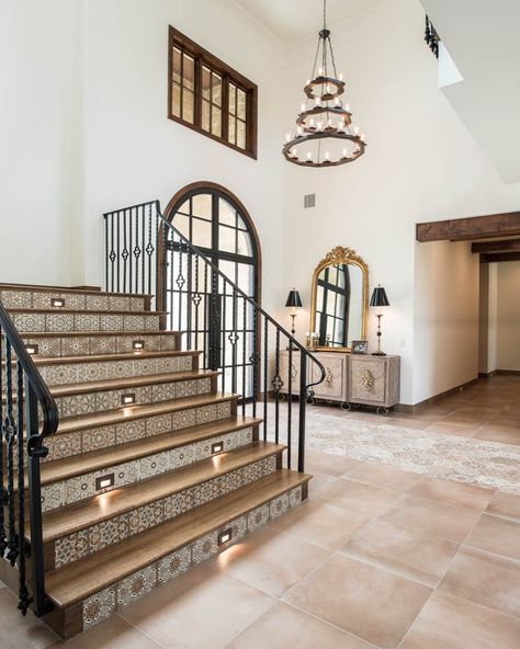 Tim Jackson Custom Homes (@timjacksoncustomhomes) • Instagram photos and videos Spanish Style Interiors, Spanish Colonial, Southwest Style, Spanish Style, Santa Fe, Custom Homes, Beautiful Homes, Art Deco, Instagram Photos