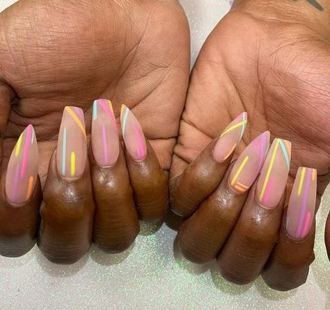 Short Coffin Shape Nails Spring, Polygel Nails Short, Long Polygel Nails, Short Polygel Nails, Nail Art Designs Minimalist, Nail Art Swirls, Nail Art Designs Almond, Almond Nails Nail Art, Neon Nail Ideas Summer