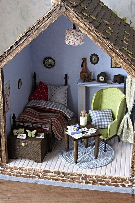 Tiny Cardboard House, Diy Room Box Doll Houses, Room Box Ideas, Cardboard Dollhouse Furniture, Room In A Box, Cardboard Dollhouse, Room Box Miniatures, Doll Furniture Diy, Room Boxes