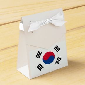 South Korea Wedding, Taekwondo Birthday, Korean Wedding Traditions, Holiday Party Design, Karate Party, Wedding Favor Box, International Days, Korea Wedding, Adoption Day