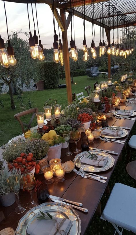 Wedding Table Vases, Rustic Wedding Table Decor, Deco Champetre, Tafel Decor, Backyard Entertaining, Outdoor Dinner, Table Flag, Have Inspiration, Table Scapes