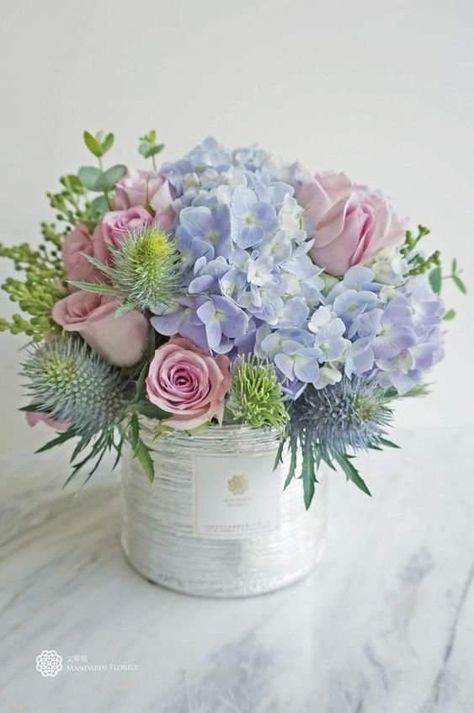 Spring Flower Arrangements Centerpieces, Hydrangea Flower Arrangements, Spring Flower Arrangements, Tafel Decor, Diy Arrangements, Creative Flower Arrangements, Flower Arrangements Simple, Floral Arrangements Diy, Baby Shower Flowers