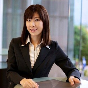 5 Japanese Work Customs to Try—Anywhere in the World | The Muse | My guest post on The Daily Muse covers some common aspects of Japanese business etiquette. Etiquette For Women, Japanese Business Woman, Business Etiquette, Work Women, Scarf Shirt, Cultural Diversity, Co Workers, Job Hunting, Business Women