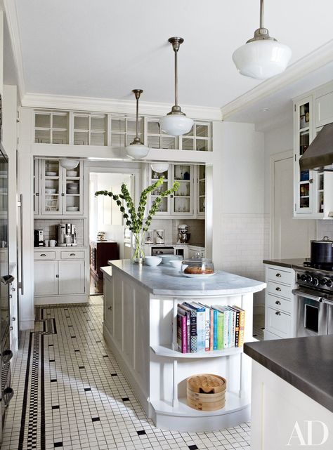 Celebrity Kitchen Decor - Nate Berkus, Ellen DeGeneres, Neil Patrick Harris, and More | Architectural Digest Hacienda Kitchen, Celebrity Kitchens, School House Lighting, Kitchen White, Cabinetry Design, Farmhouse Style Kitchen, Modern Farmhouse Kitchens, Unique Kitchen, Trendy Kitchen