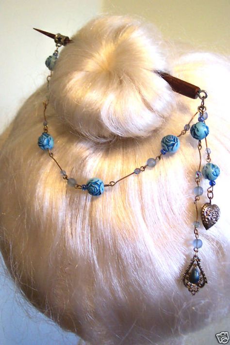 Diy Hair Sticks How To Make, Diy Hair Sticks, Wooden Hair Sticks Diy, Beaded Hair Sticks, Viking Beads Hair, Viking Hair Beads, Rose Beads, Hippie Hair, Dragon Jewelry