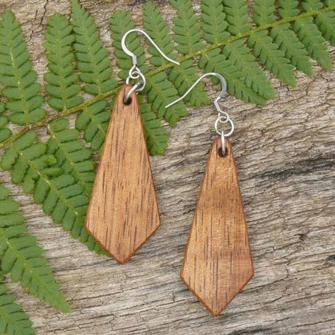 Wooden Earrings Diy, Wooden Earrings Handmade, Woodcraft Ideas, Wooden Jewelery, Wood Jewelery, Driftwood Jewelry, Antler Jewelry, Wooden Jewellery, Wooden Accessories